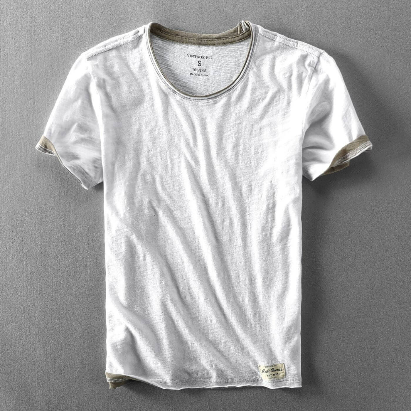 John™ – Bekväm T-shirt i Hög Kvalitet Perfekt För Sommaren